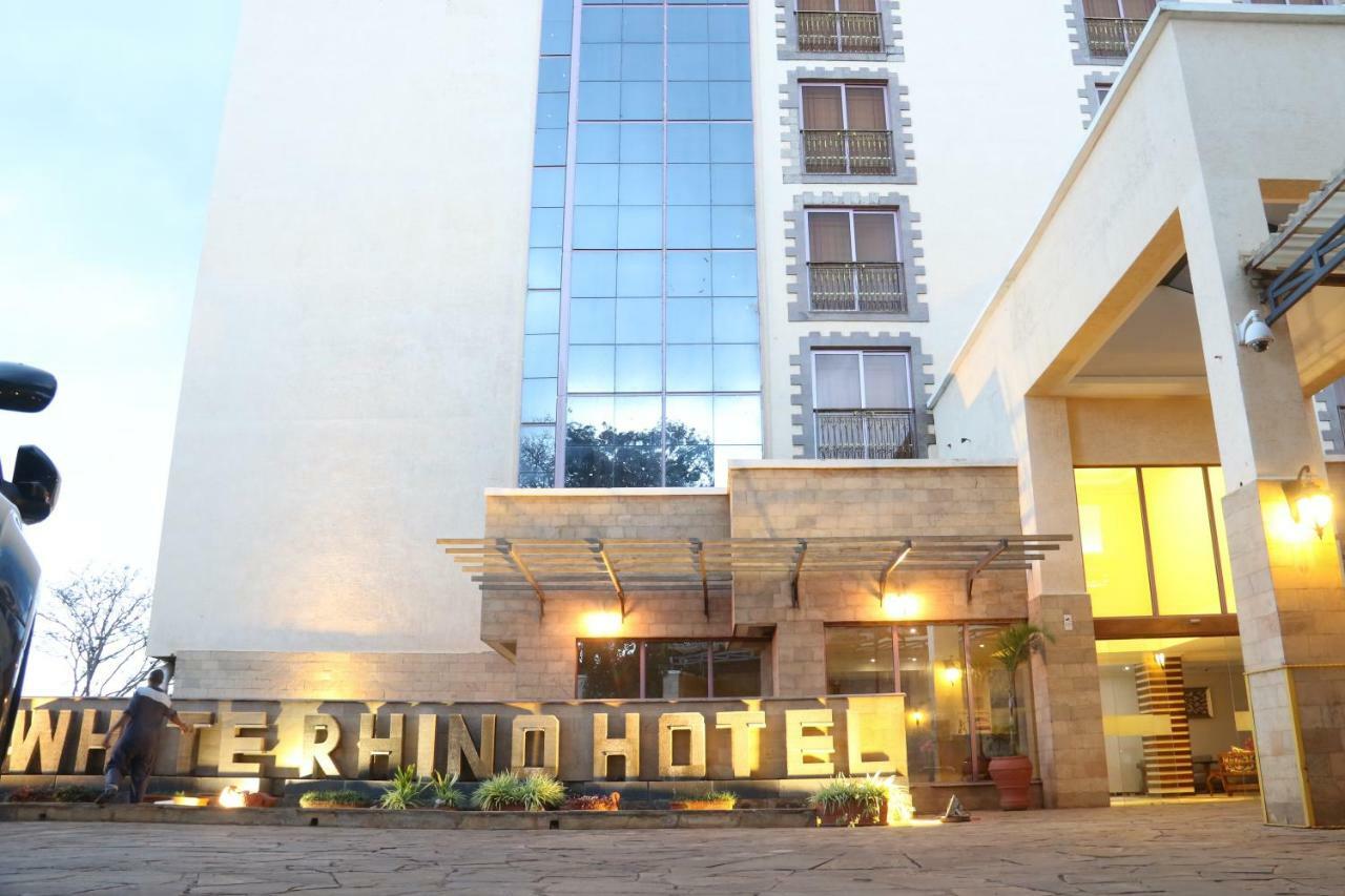 The White Rhino Hotel نيري المظهر الخارجي الصورة