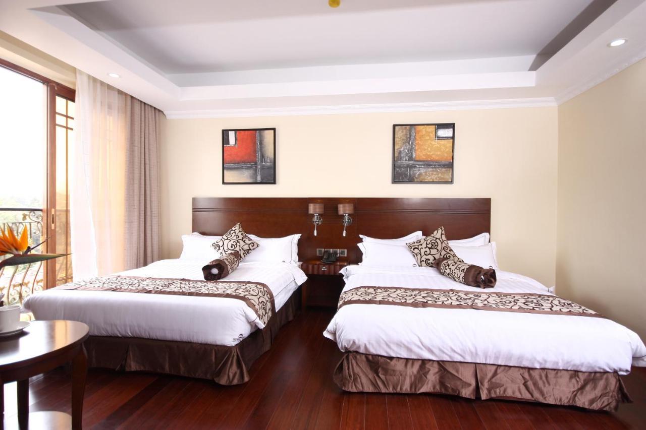 The White Rhino Hotel نيري المظهر الخارجي الصورة