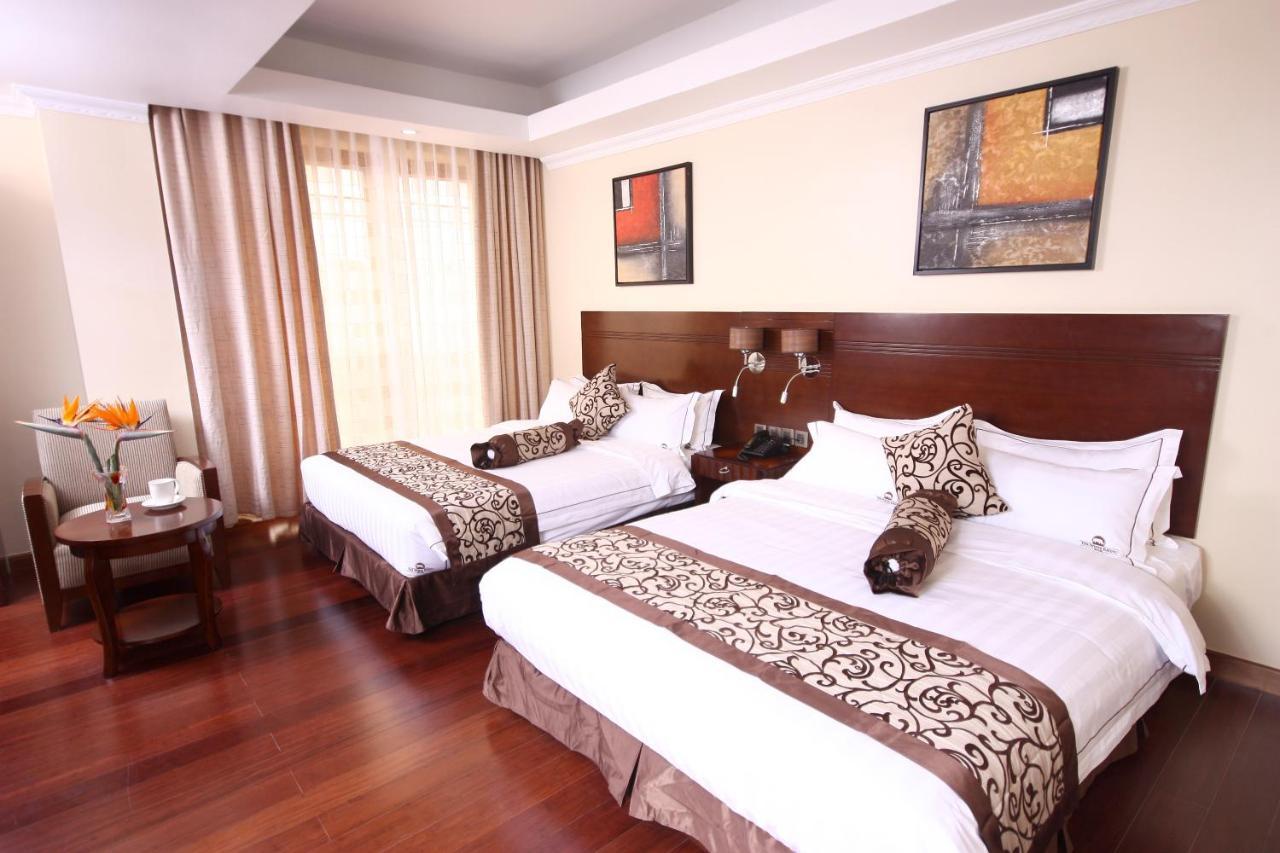 The White Rhino Hotel نيري المظهر الخارجي الصورة
